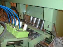 Click here for automatic fettling / snagging lines for cylinder heads and blocks